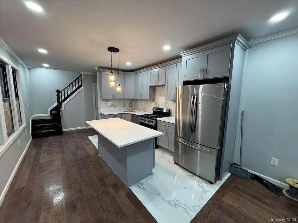 435 East 51 Strret Brooklyn NY 11203