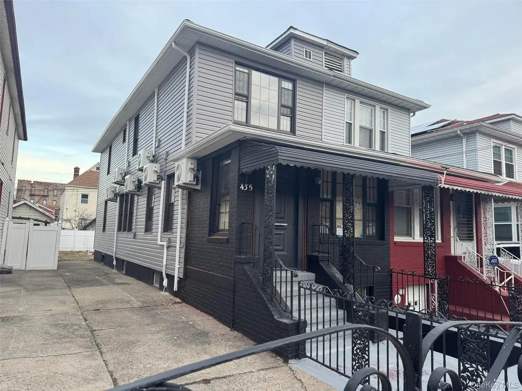 435 East 51 Strret Brooklyn NY 11203