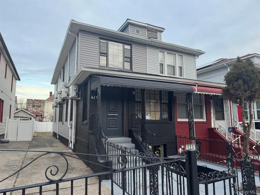 435 East 51 Strret Brooklyn NY 11203