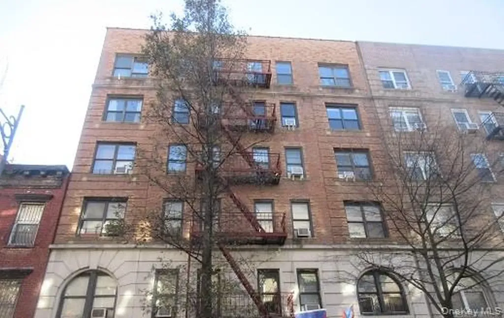 108 Division Avenue Brooklyn NY 11211