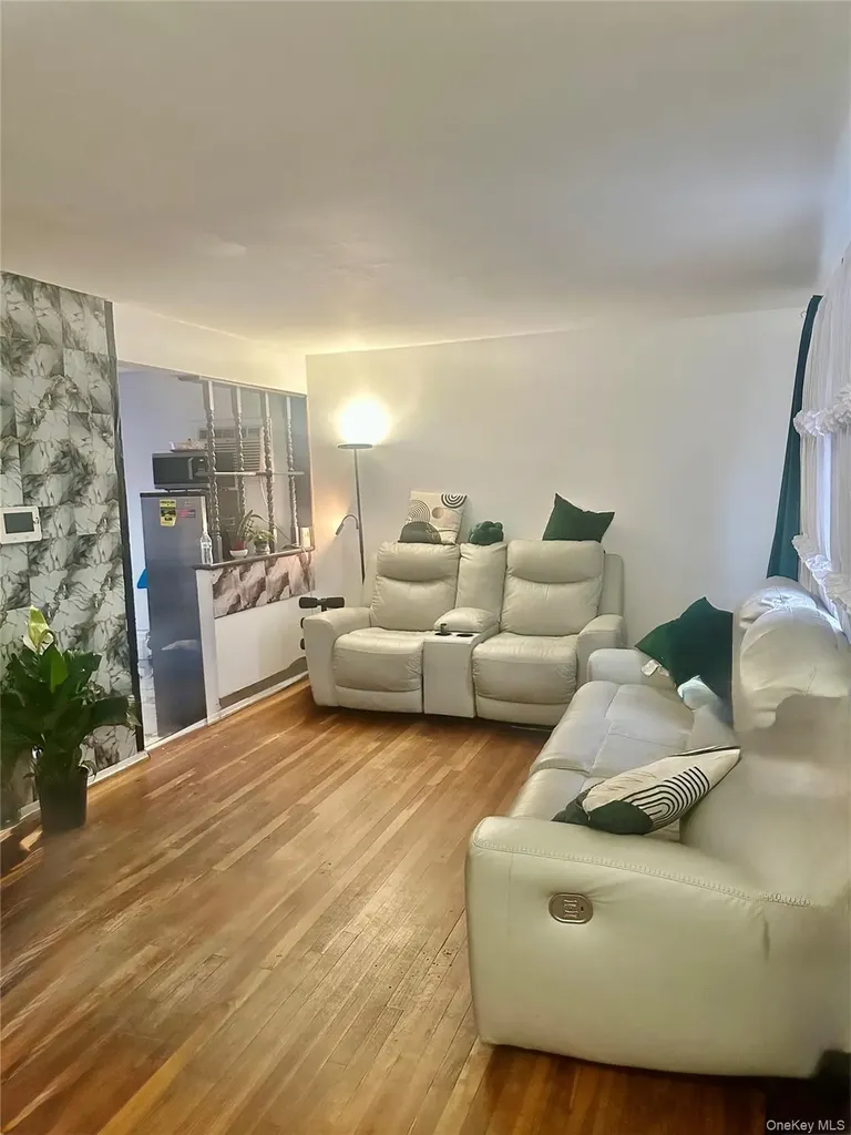 1134 S Everett Street Valley Stream NY 11580