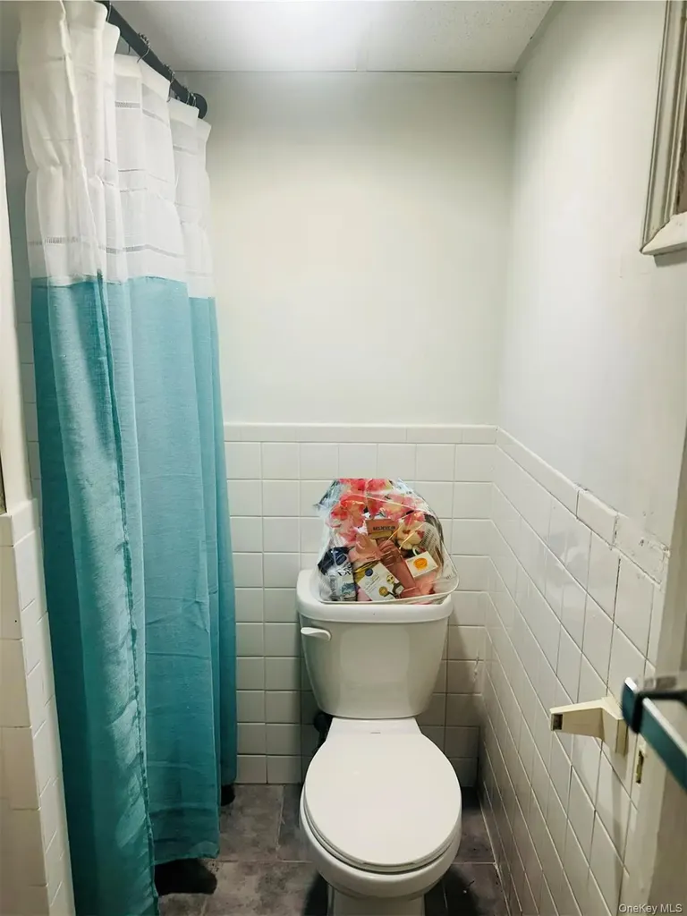 1134 S Everett Street Valley Stream NY 11580