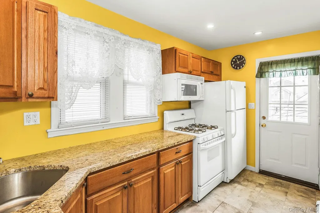 90 Oregon Street Long Beach NY 11561