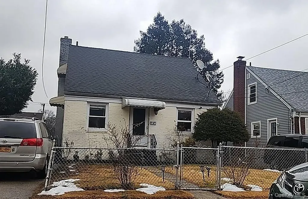 299 Locust Avenue Uniondale NY 11553
