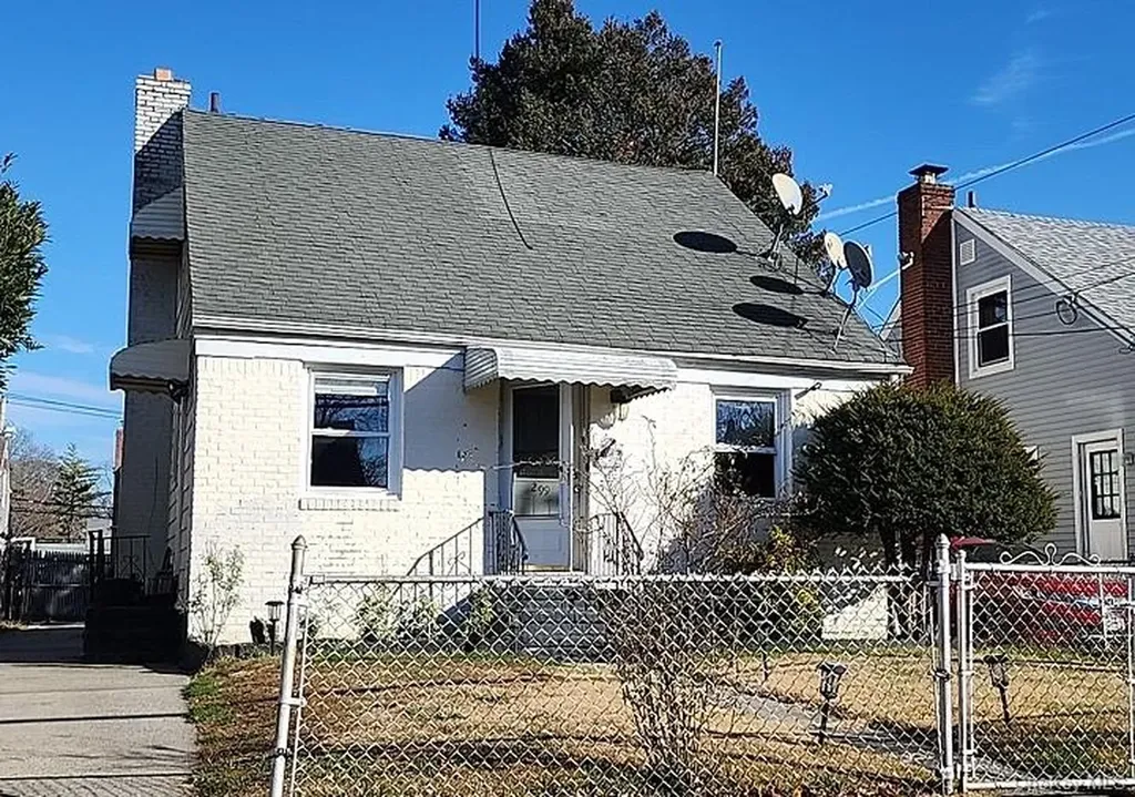299 Locust Avenue Uniondale NY 11553