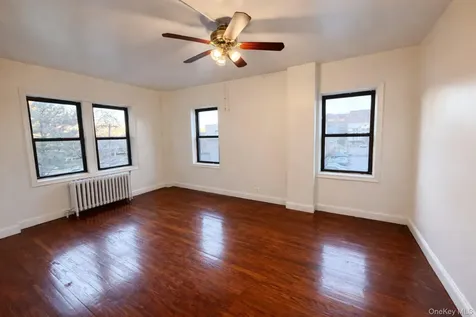 5 Circuit Road New Rochelle NY 10805