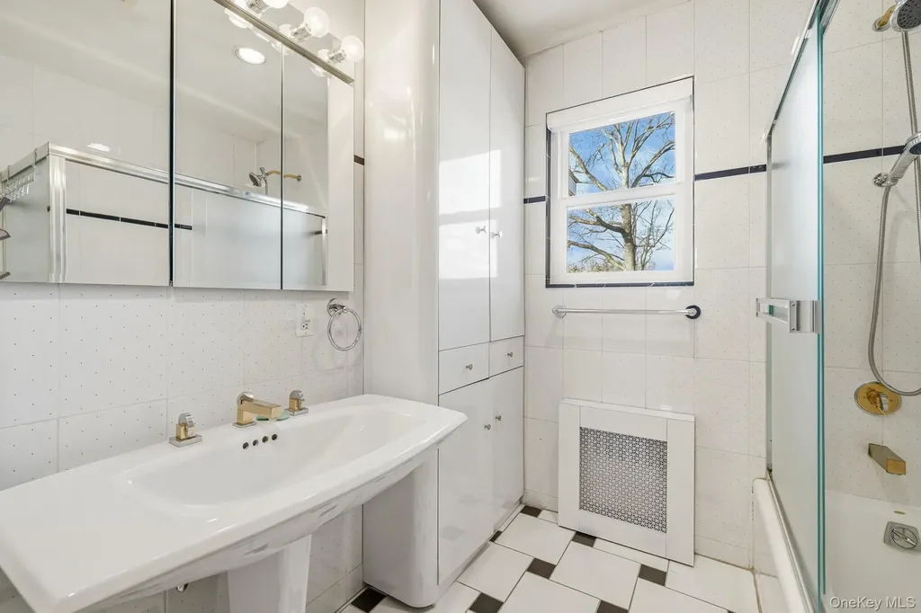 1 Cherry Lane Scarsdale NY 10583