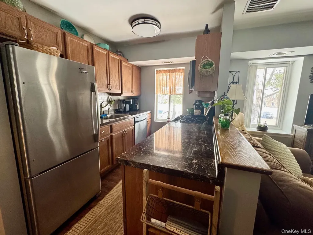 8 Idaho Coram NY 11727