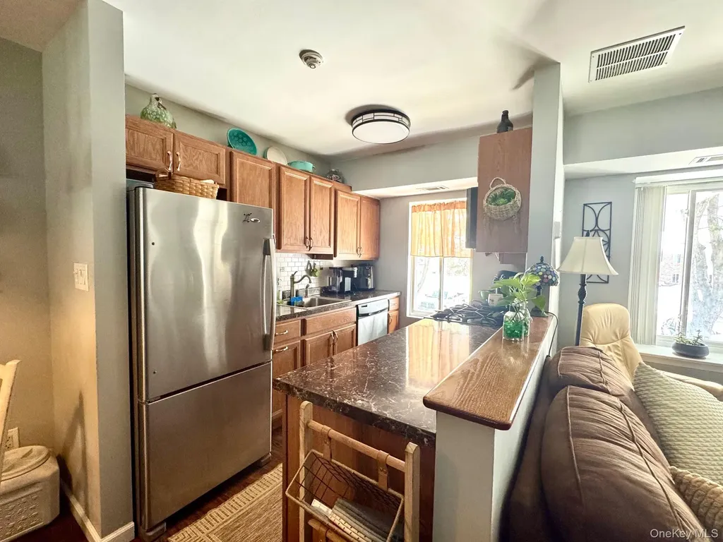 8 Idaho Coram NY 11727
