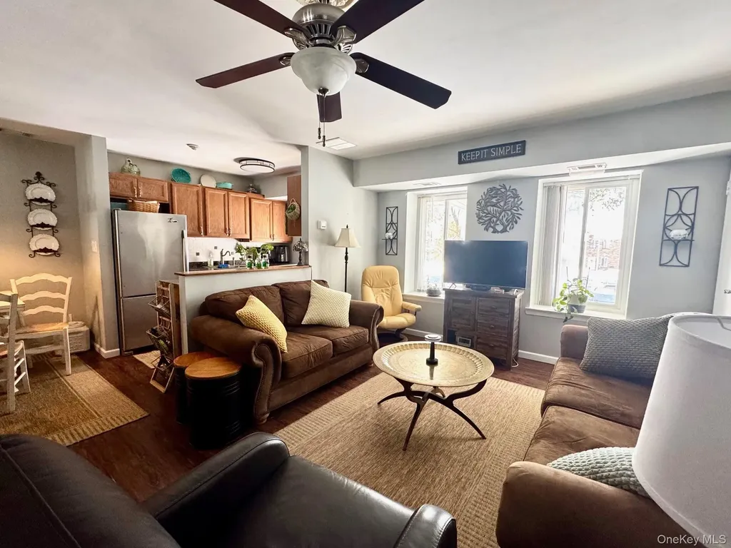 8 Idaho Coram NY 11727