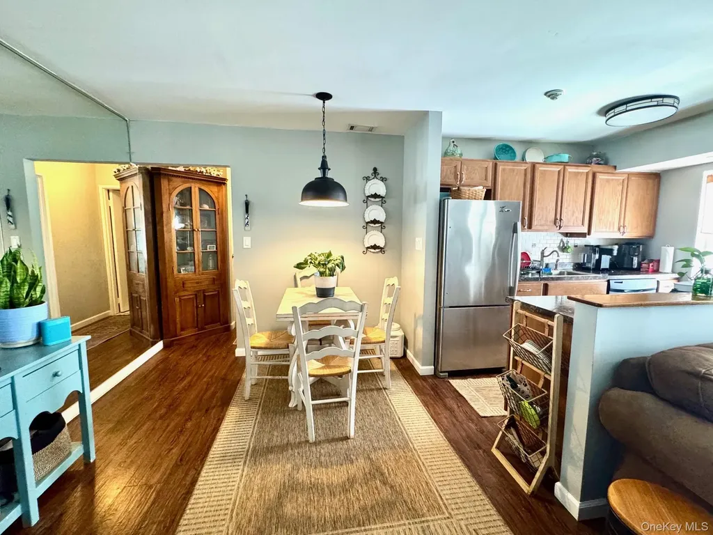 8 Idaho Coram NY 11727