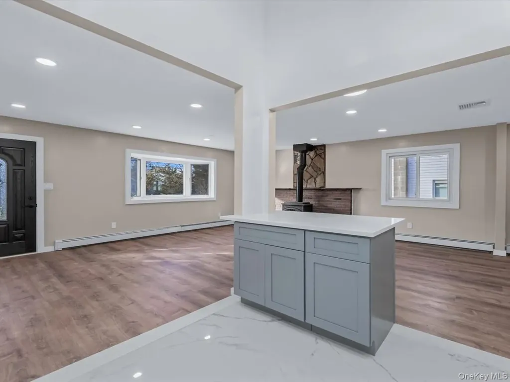 1367 Pine Acres Boulevard Bay Shore NY 11706
