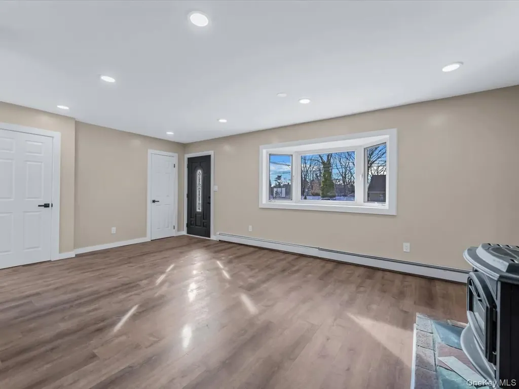 1367 Pine Acres Boulevard Bay Shore NY 11706