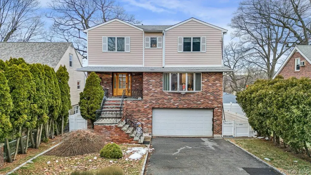 41 Tyndale Place Yonkers NY 10701