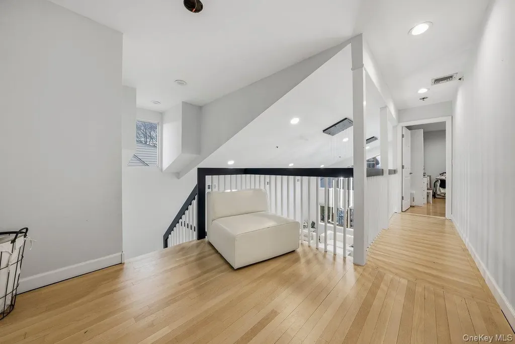 41 Tyndale Place Yonkers NY 10701