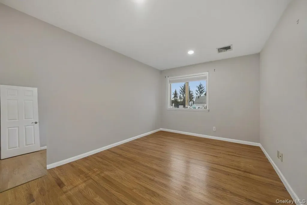 41 Tyndale Place Yonkers NY 10701