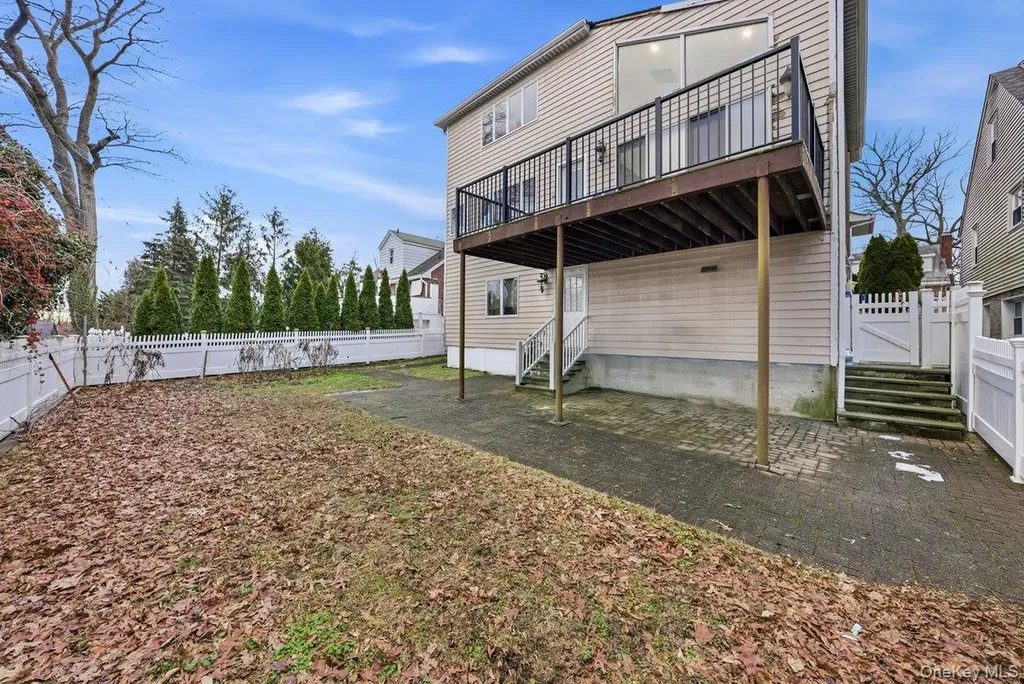 41 Tyndale Place Yonkers NY 10701