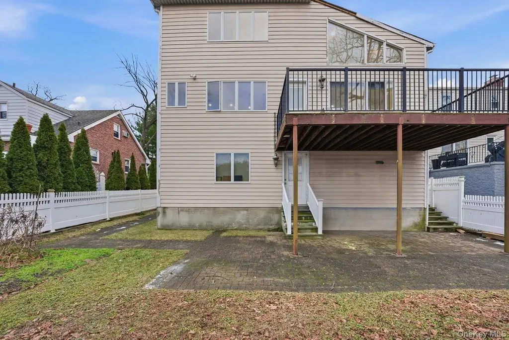 41 Tyndale Place Yonkers NY 10701