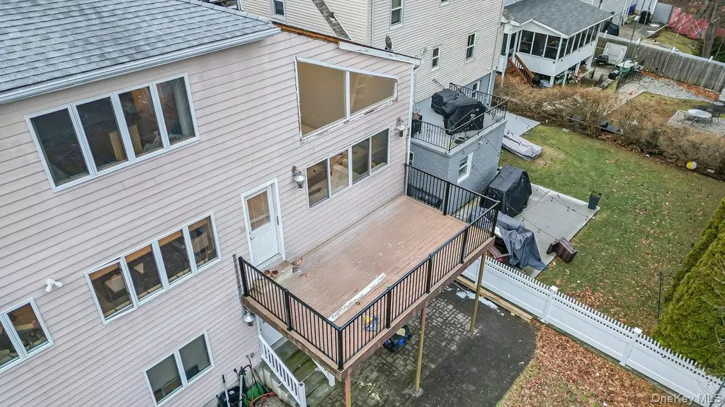 41 Tyndale Place Yonkers NY 10701
