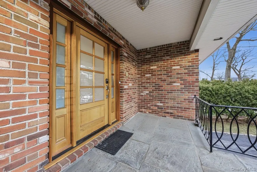 41 Tyndale Place Yonkers NY 10701