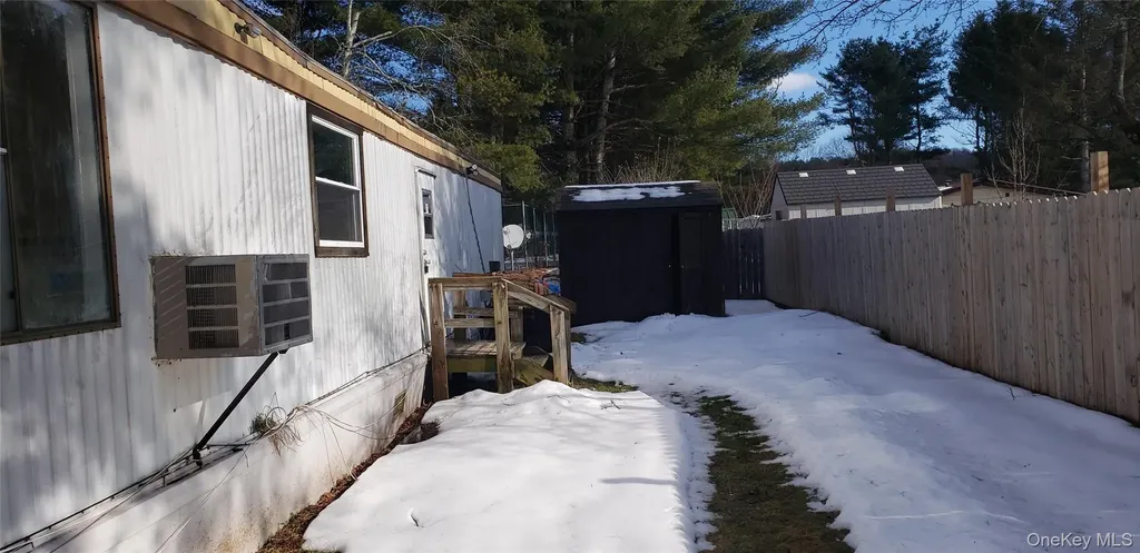 112 Cambridge Cirlcle Loch Sheldrake NY 12759