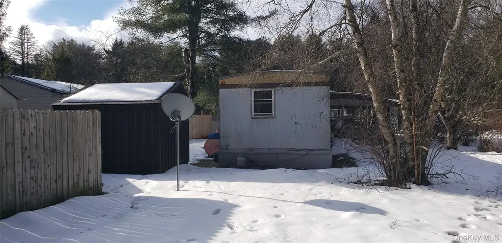 112 Cambridge Cirlcle Loch Sheldrake NY 12759