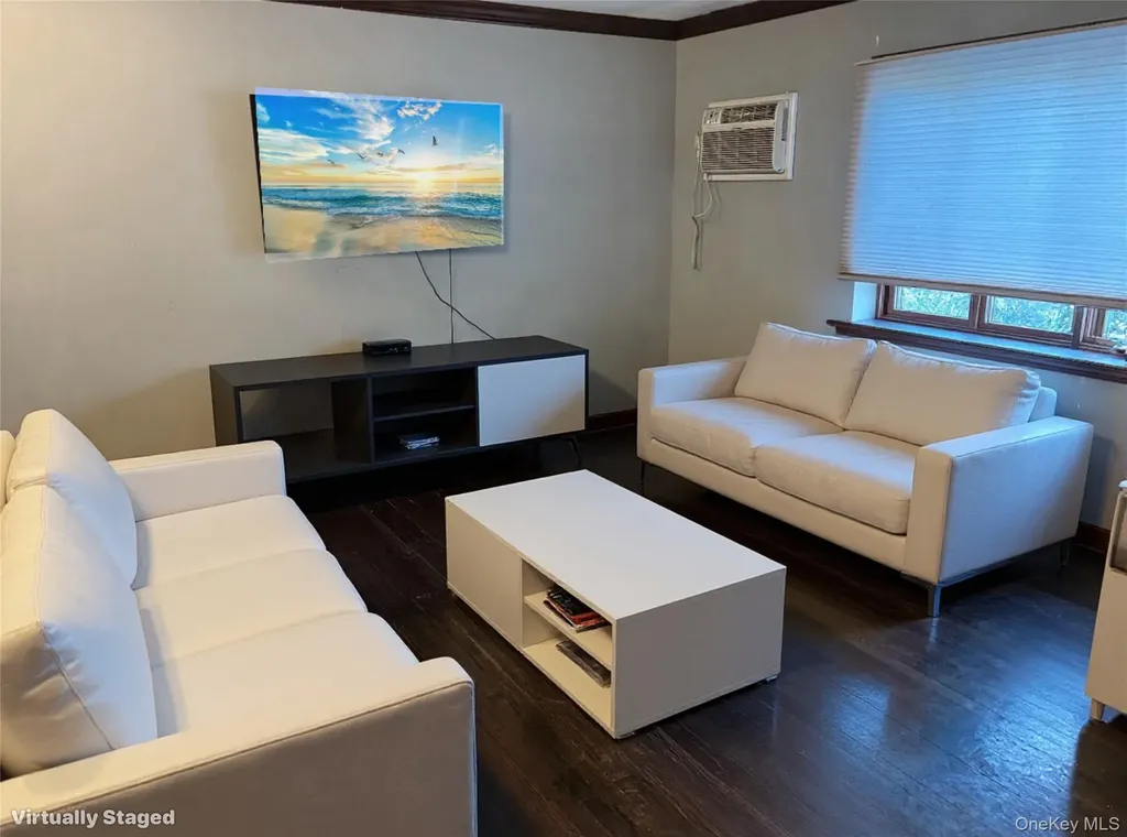1262 Saxon Avenue Bay Shore NY 11706