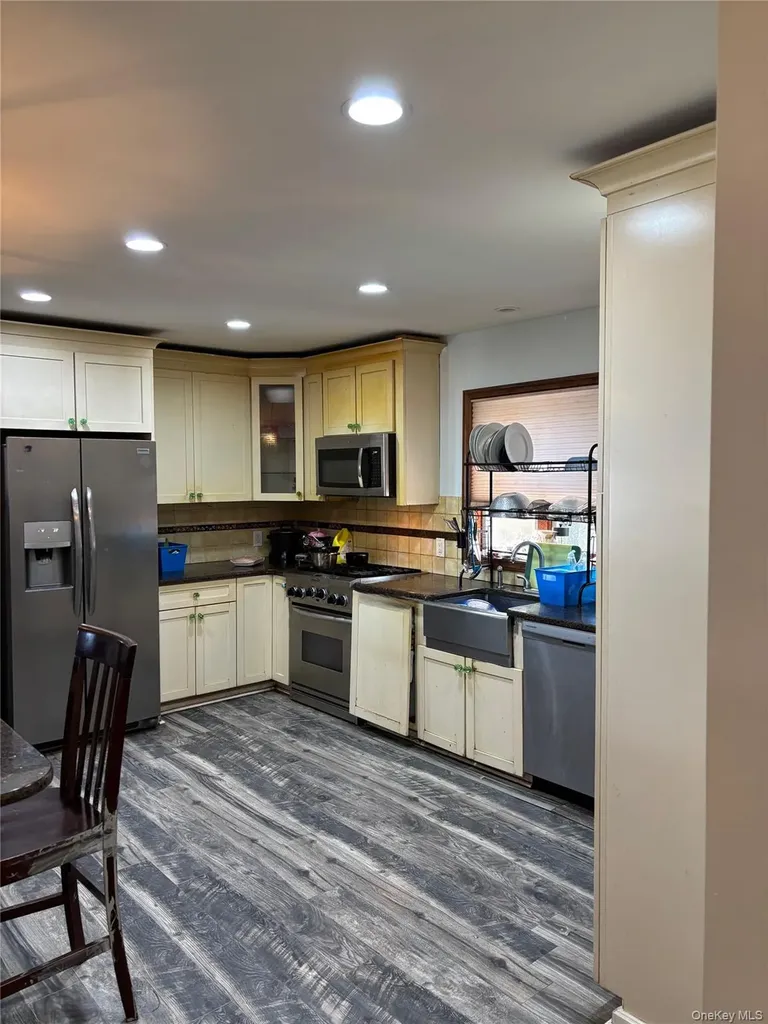 1262 Saxon Avenue Bay Shore NY 11706