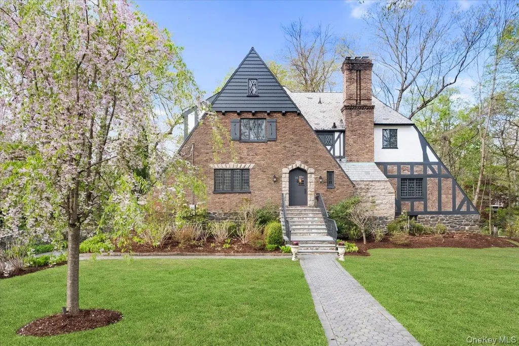 24 Highwood Avenue Larchmont NY 10538