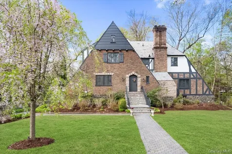 24 Highwood Avenue Larchmont NY 10538