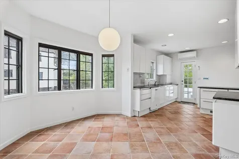 24 Highwood Avenue Larchmont NY 10538