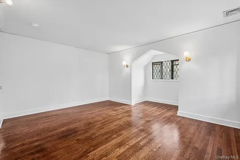 24 Highwood Avenue Larchmont NY 10538