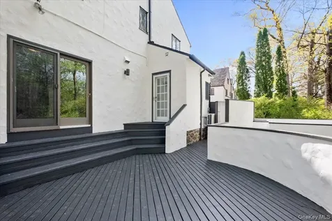 24 Highwood Avenue Larchmont NY 10538