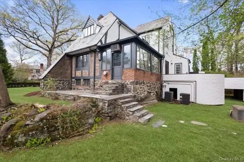 24 Highwood Avenue Larchmont NY 10538