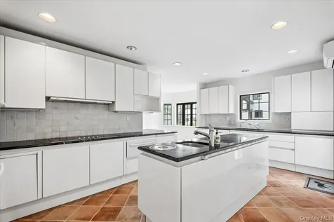 24 Highwood Avenue Larchmont NY 10538