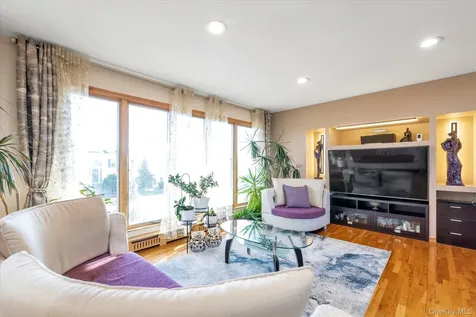 909 Gerry Avenue Lido Beach NY 11561