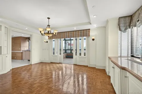 100 Hilton Avenue Garden City NY 11530