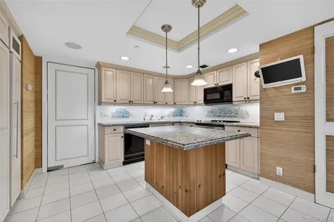 100 Hilton Avenue Garden City NY 11530