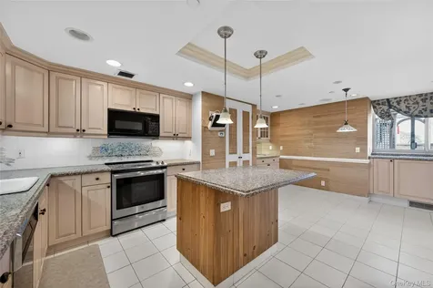 100 Hilton Avenue Garden City NY 11530