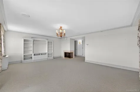 100 Hilton Avenue Garden City NY 11530