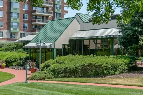 100 Hilton Avenue Garden City NY 11530