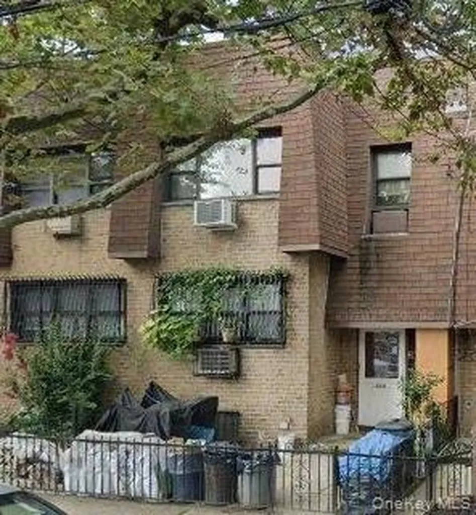 600 Pine Street Brooklyn NY 11208
