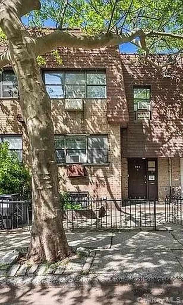 600 Pine Street Brooklyn NY 11208