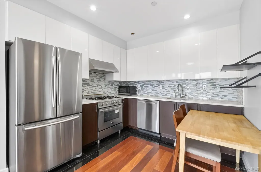 142-38 37th Avenue Flushing NY 11354