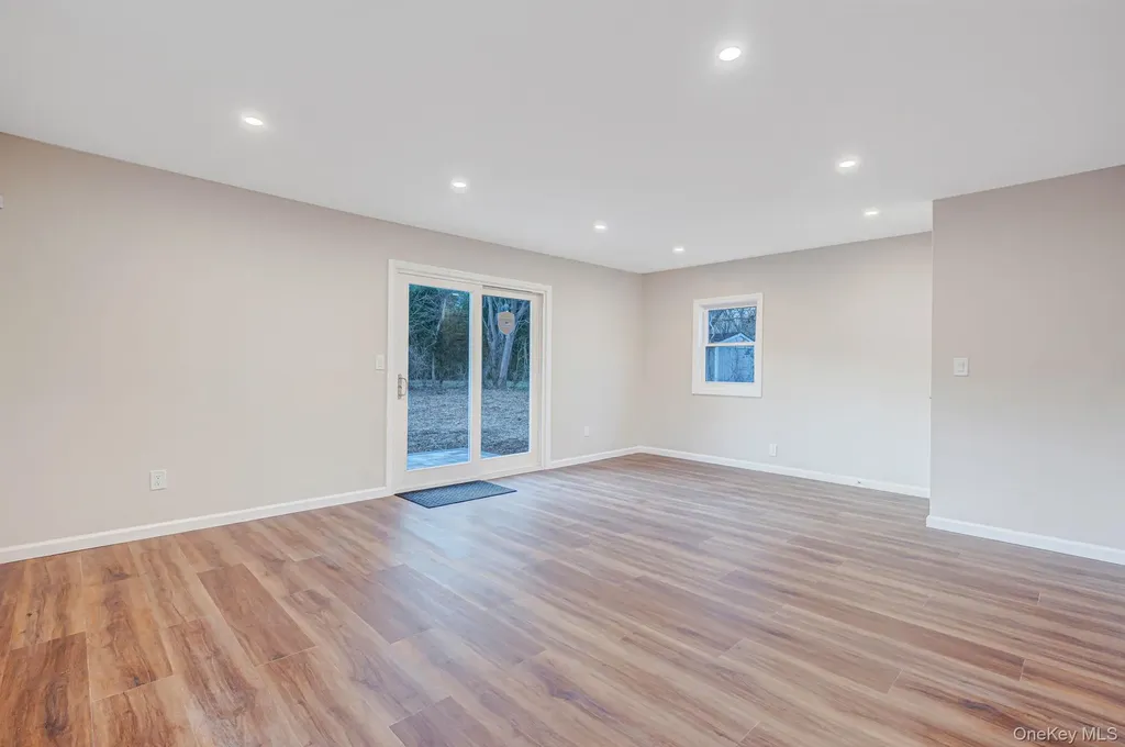 1137 Nugent Avenue Bay Shore NY 11706