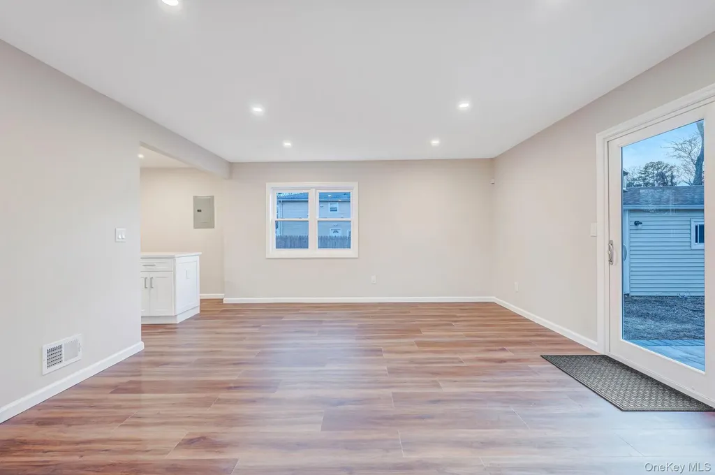 1137 Nugent Avenue Bay Shore NY 11706