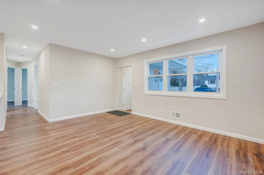 1137 Nugent Avenue Bay Shore NY 11706