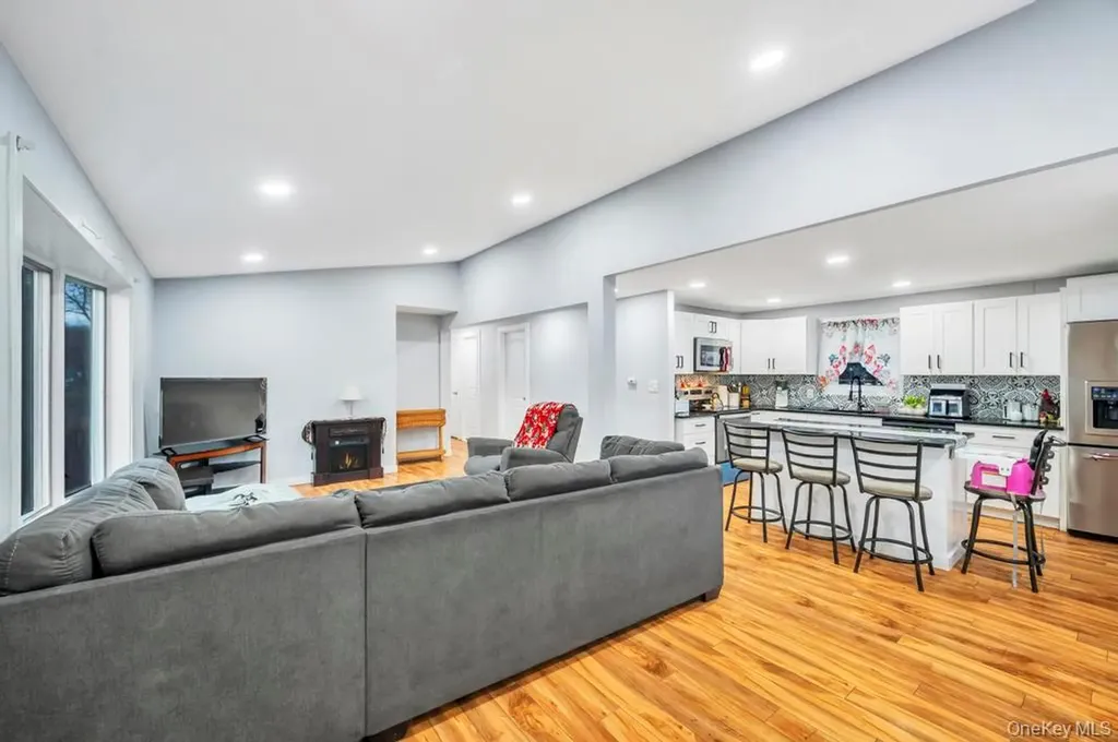 85 Craft Road Centereach NY 11720