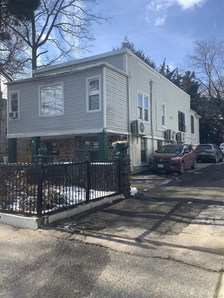 3305 Bronxwood Avenue Bronx NY 10469