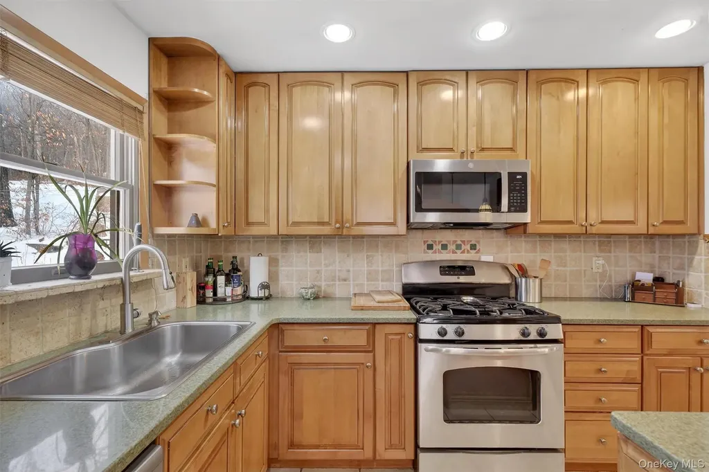 8 Peach Road Mahopac NY 10541